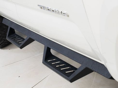 Used 2019 Toyota Tacoma TRD Sport image 50