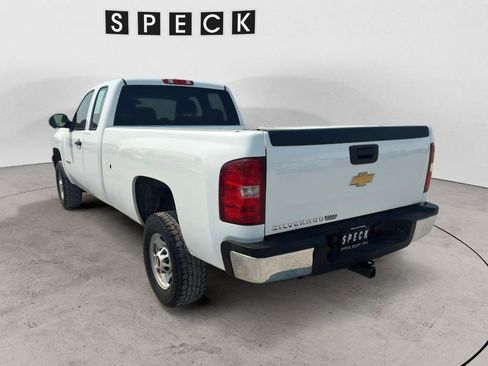 Used 2011 Chevrolet Silverado 2500 W/T AWD/4WD image 3