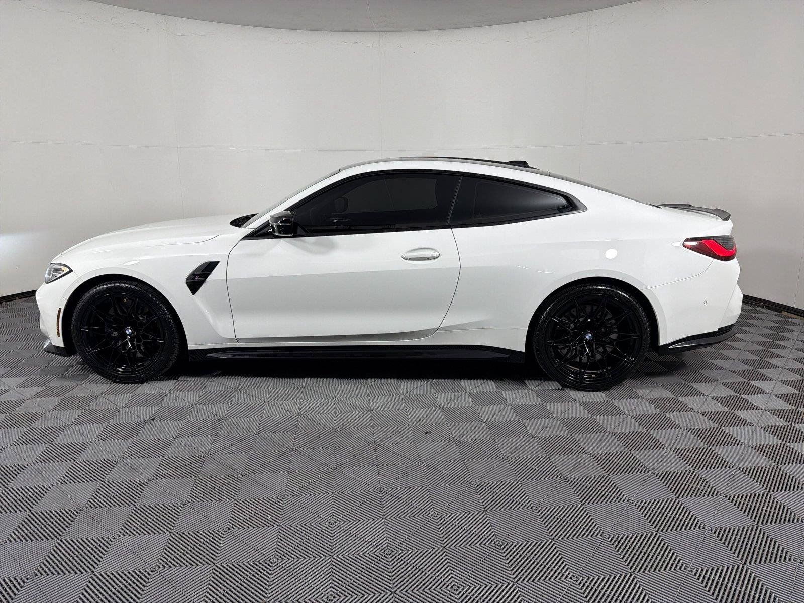 Used 2024 BMW M4 Competition w/ Executive Package RWD image 4