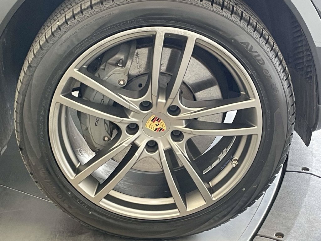 Certified 2023 Porsche Cayenne S Platinum AWD/4WD image 14