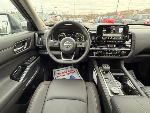 New 2025 Nissan Pathfinder SL w/ SL Premium Package image 22