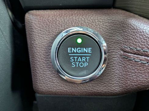 Used 2024 Ford Expedition Limited image 21