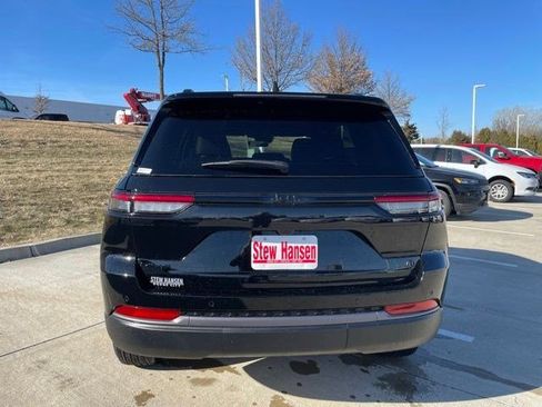 New 2026 Jeep Grand Cherokee Altitude AWD/4WD image 5