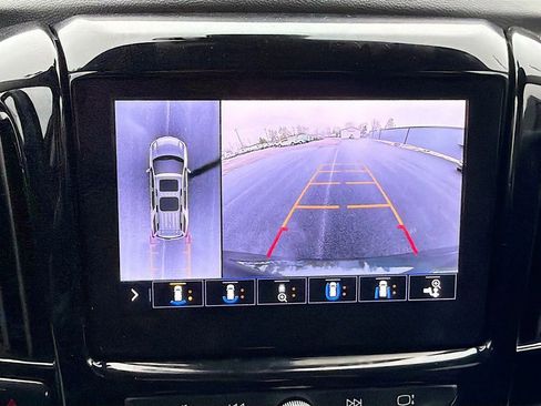 Used 2021 Chevrolet Traverse RS image 35