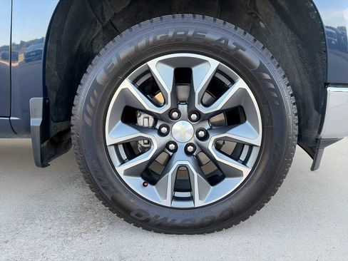 Used 2022 Chevrolet Silverado 1500 LT w/ Z71 Off-Road Package AWD/4WD image 34