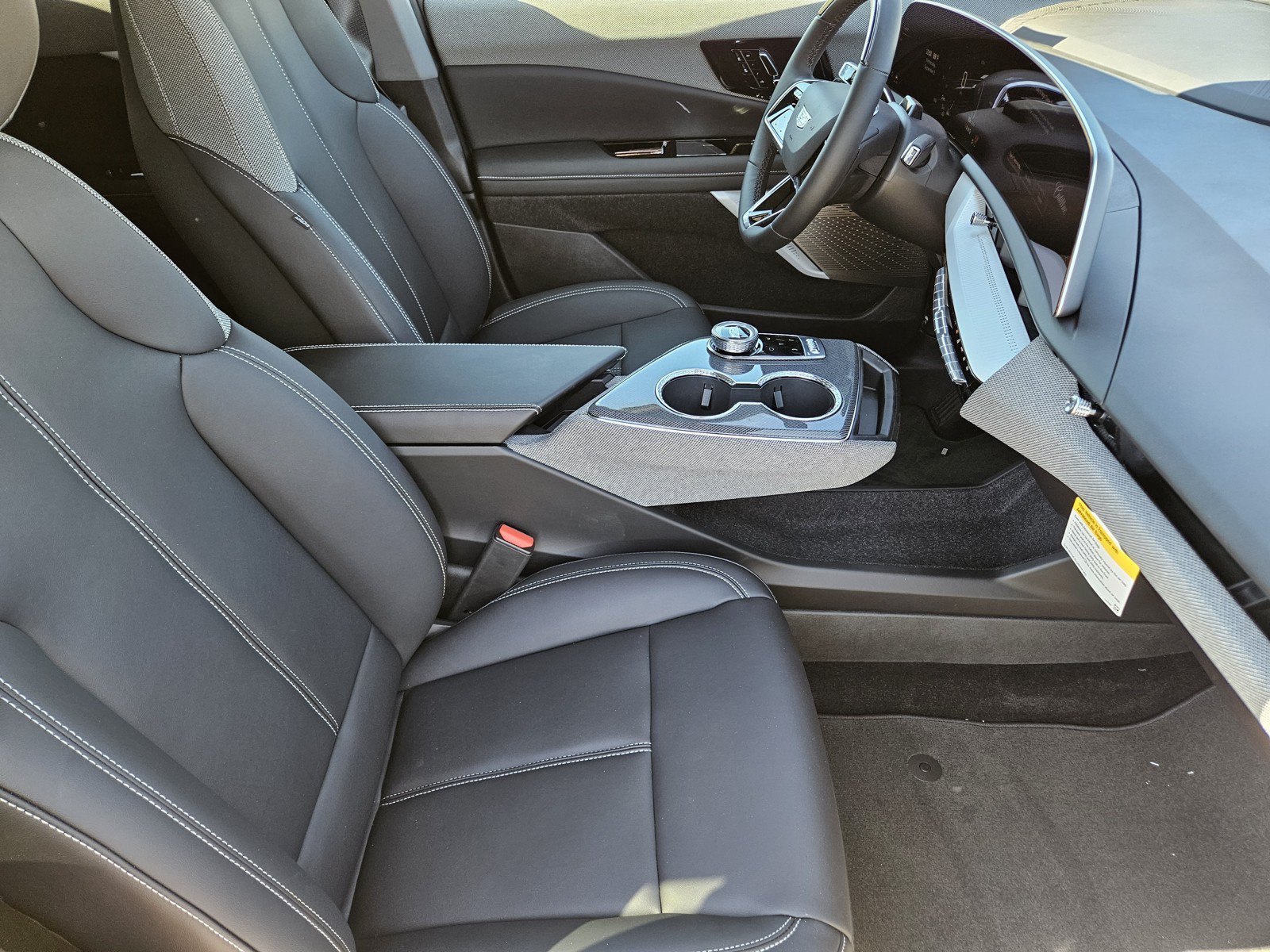New 2027 Cadillac Optiq Luxury RWD image 10