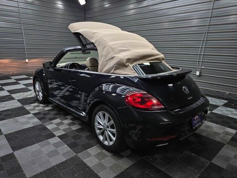 Used 2018 Volkswagen Beetle 2.0T S w/ Style & Comfort Package FWD image 10