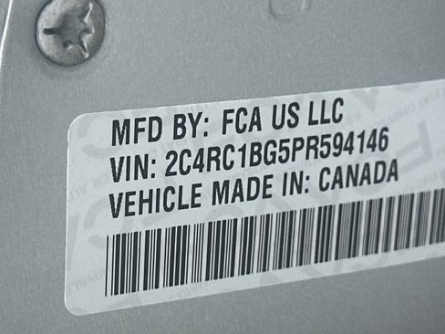 Used 2023 Chrysler Pacifica Touring-L FWD image 30