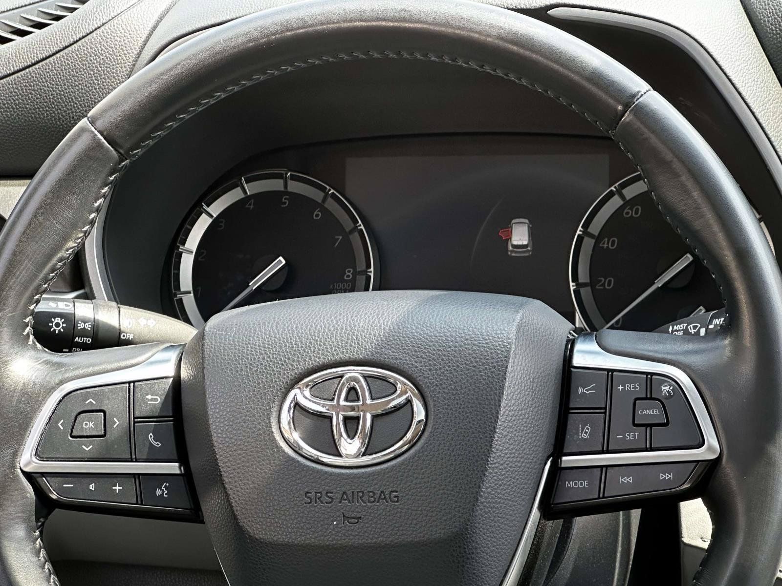 Certified 2021 Toyota Highlander XLE AWD/4WD image 21