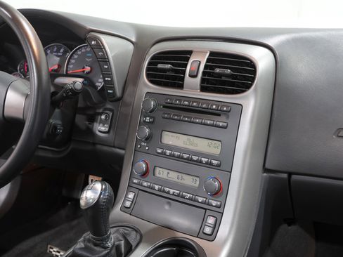 Used 2006 Chevrolet Corvette Coupe w/ Preferred Equipment Group RWD image 59