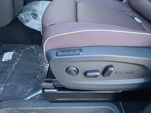 New 2025 Volkswagen ID. Buzz Pro S image 23