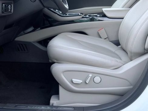 Certified 2023 Lincoln Nautilus AWD w/ Premium Package image 19
