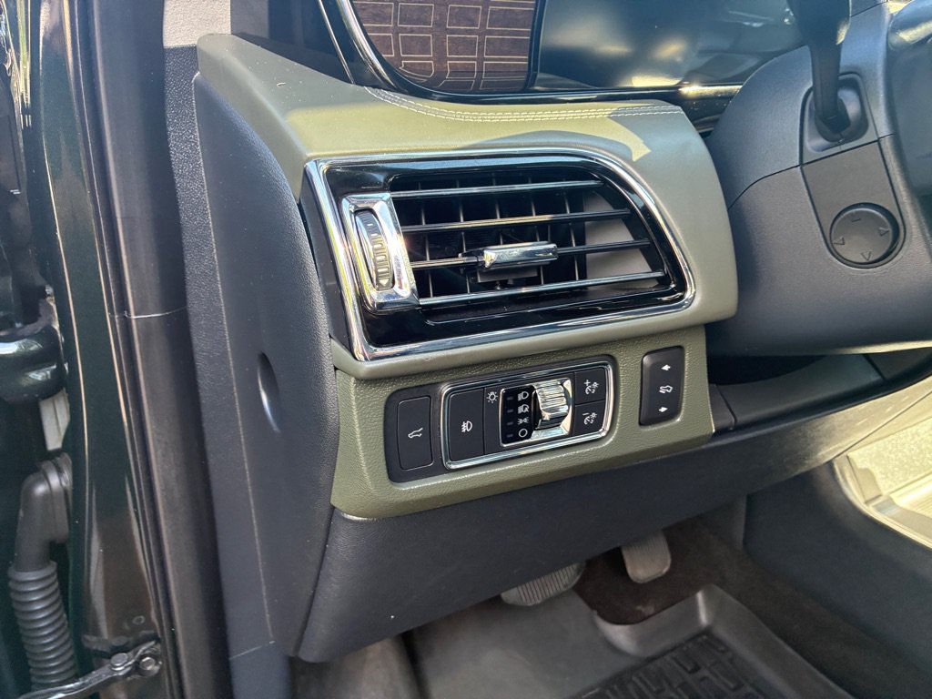 Used 2022 Lincoln Navigator Black Label AWD/4WD image 27