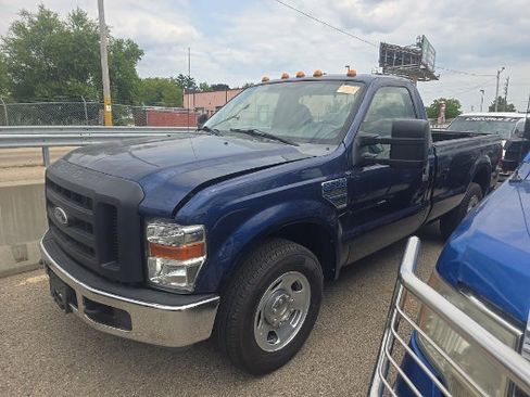 Used 2009 Ford F350 XLT RWD image 2