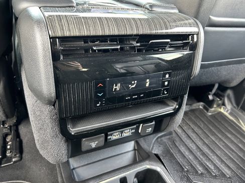 Used 2022 Jeep Wagoneer Series III w/ Premium Group I image 45