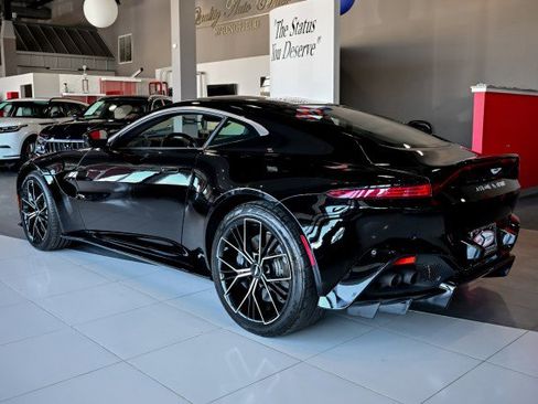 Used 2022 Aston Martin V8 Vantage Coupe image 7