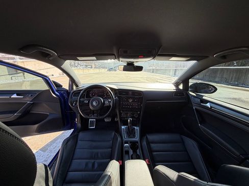 Used 2019 Volkswagen Golf R 4-Door image 22