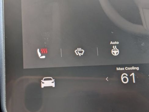 Used 2022 Tesla Model Y Long Range AWD/4WD image 23