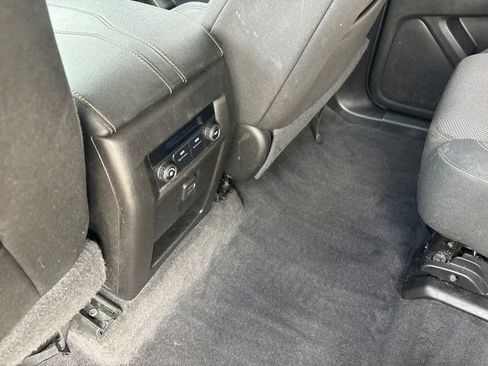 Used 2019 Chevrolet Traverse LT AWD/4WD image 32