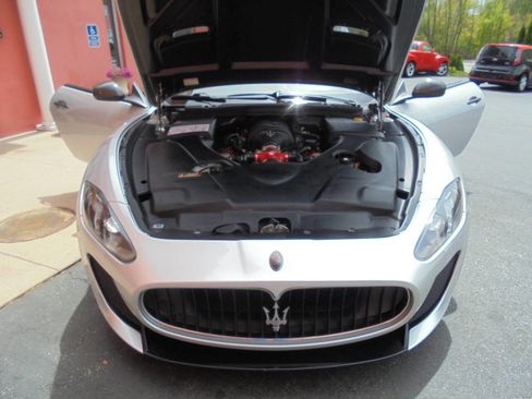 Used 2014 Maserati GranTurismo Sport RWD image 38