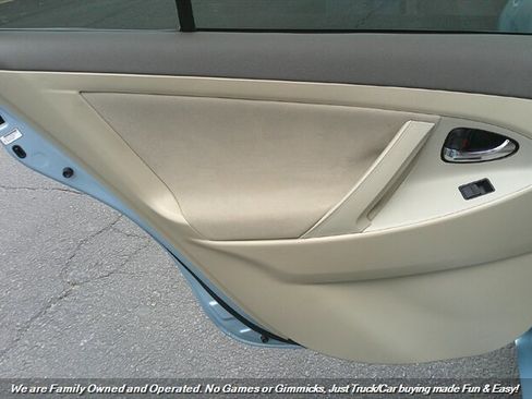 Used 2009 Toyota Camry LE image 14