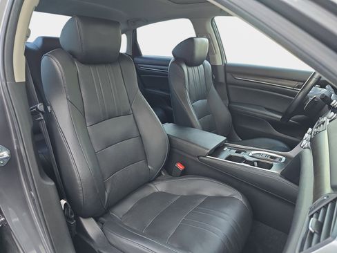 Used 2021 Honda Accord Touring image 12
