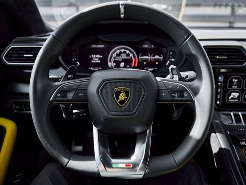 Used 2021 Lamborghini Urus AWD/4WD image 54