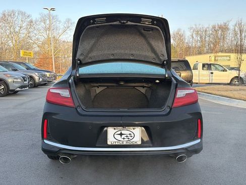 Used 2017 Honda Accord Touring image 14