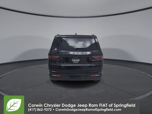 Used 2025 Jeep Wagoneer Series II w/ Premium Group I AWD/4WD image 13