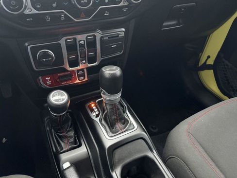 Used 2023 Jeep Wrangler Unlimited Rubicon w/ Cold Weather Group image 15