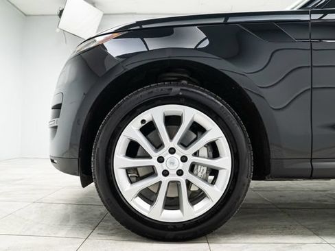 Used 2025 Land Rover Range Rover Sport AWD/4WD image 32