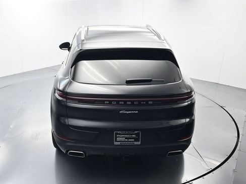 Certified 2025 Porsche Cayenne AWD/4WD image 35