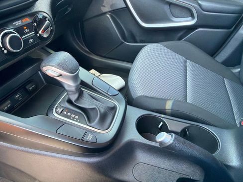 Used 2023 Kia Soul LX w/ LX Technology Package FWD image 29