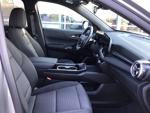 Used 2025 Chevrolet Equinox LT image 6