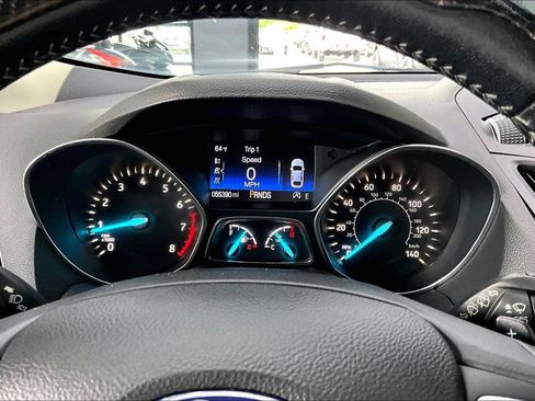 Used 2017 Ford Escape SE w/ SE Sport Appearance Package FWD image 12