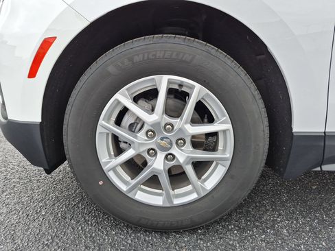 Certified 2024 Chevrolet Equinox LS FWD image 33