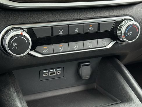 Used 2025 Nissan Altima 2.5 SV image 18