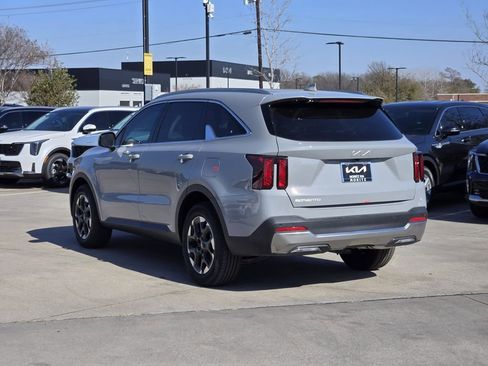 New 2026 Kia Sorento S image 3