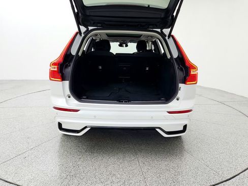 Certified 2025 Volvo XC60 B5 Plus image 19