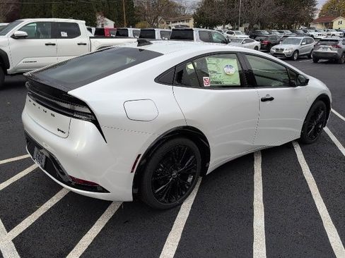 New 2026 Toyota Prius Plug-In Hybrid image 3