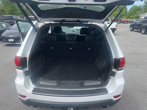 Used 2020 Jeep Grand Cherokee Trailhawk AWD/4WD image 17