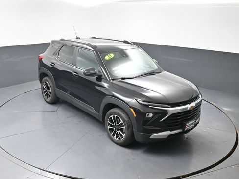 Used 2025 Chevrolet TrailBlazer LT AWD/4WD image 45