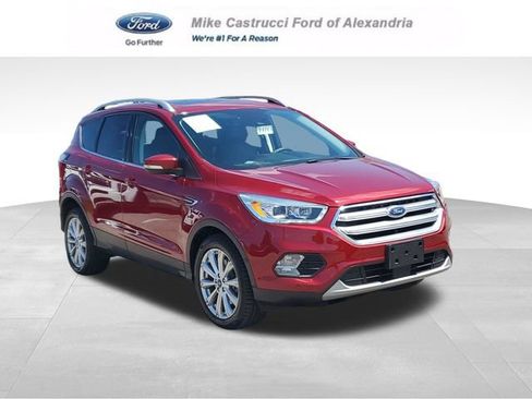 Used 2018 Ford Escape Titanium w/ Ford Safe & Smart Package FWD image 1