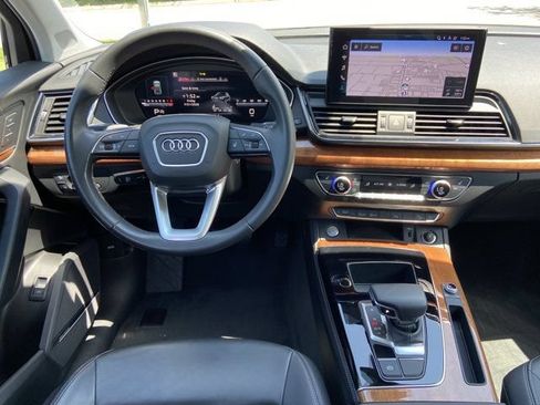 Used 2023 Audi Q5 2.0T Premium Plus w/ Premium Plus Package AWD/4WD image 12