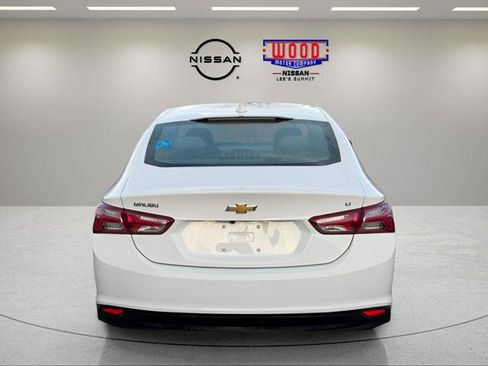 Used 2022 Chevrolet Malibu LT image 2