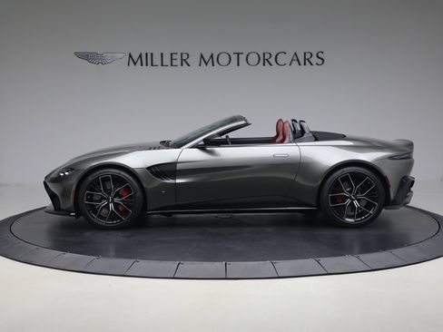Used 2021 Aston Martin V8 Vantage Roadster image 3