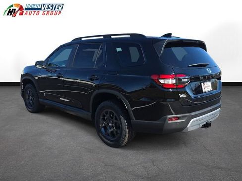 New 2025 Honda Pilot TrailSport image 8