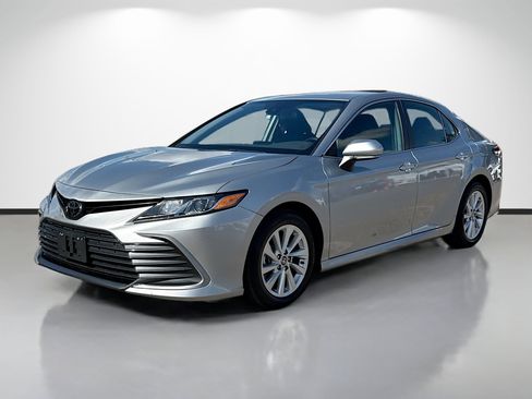Used 2023 Toyota Camry LE w/ Cold Weather Package image 7