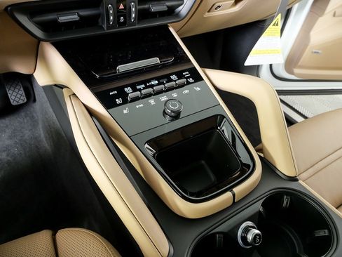 New 2026 Porsche Cayenne E-Hybrid Coupe image 19