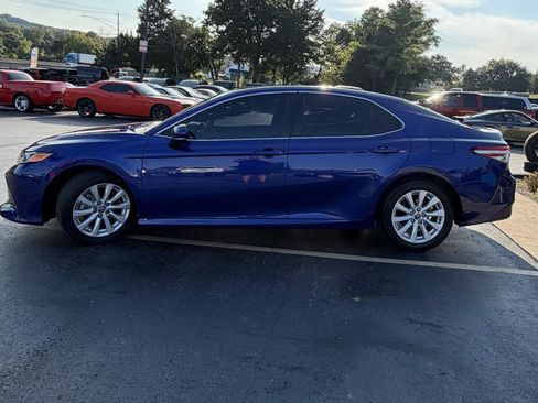Used 2018 Toyota Camry LE w/ Convenience Package FWD image 8